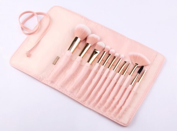 Set of 12 makeup brushes with pointed tail handles - Image 2